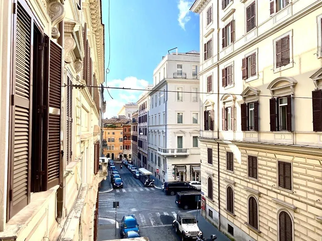 Traditional Style In The City Center Rome Italië
