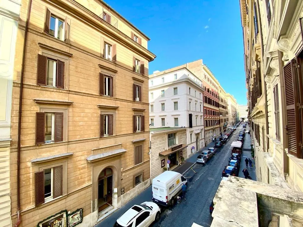 Traditional Style In The City Center Rom 0*,  Italien
