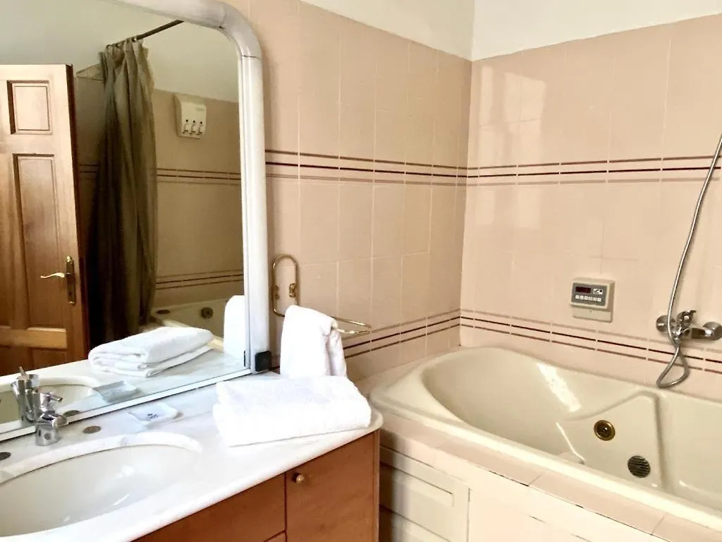 Traditional Style In The City Center Rome Apartment